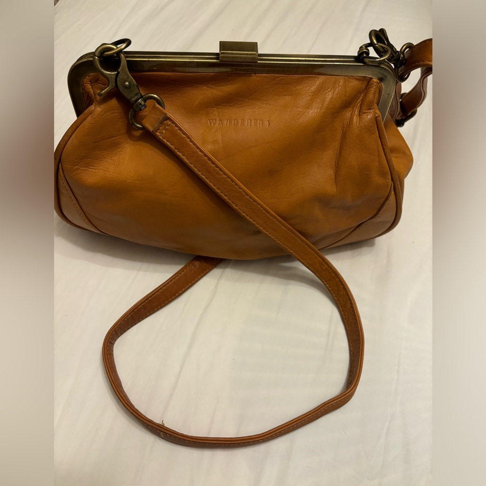 Wanderers brand camel purse